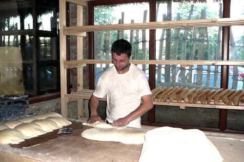 Baking-Georgiam-bread